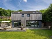 Bridle Path, Ewshot, Farnham, Hampshire GU10, 5 bed...