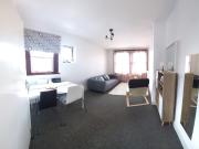 Bright 1/2 Bedroom Victorian Flat – Great Location