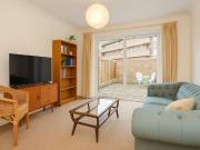 Bright 1/2Bed Flat with Private Garden