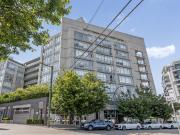 Bright and Spacious 1 Bed/ 1 Bath + Den + In unit...