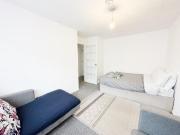 Bright 1 Bed Flat in Riverside Area Bills inc!