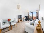 Bright 1 Bed with Private Balcony & Home Office