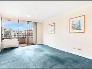 Bright 1 bedroom apartment