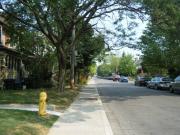 Bright 1 bedroom apartment close to public transit