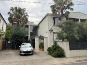 Bright 1 Bedroom Apartment in Great St Kilda Location