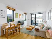 Bright 2 Bed 2 Bath Flat Canal Facing Balconies