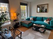 Bright 2 Bed Duplex in De Beauvoir N1 Short Let