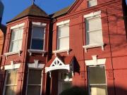 Bright 2 Bed Flat in Mapesbury, NW2