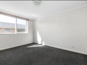 Bright 2 Bedroom Apartment in Prime Auburn Grove Location