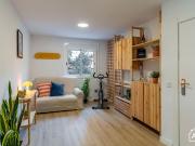 Bright 2 Bedroom Apartment with Private Balcony in Sant...