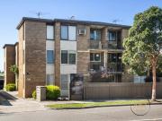 “Bright 2 Bedroom Apartment with Stunning City Views in...