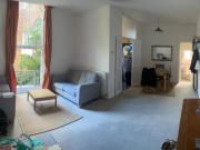 Bright 2 Bedroom Raised Ground Floor Flat in Detached...