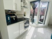 Bright 2 bedrooms flat in exclusive location
