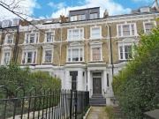 Bright 2 double bed, 1st floor flat in Kensington