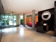 Bright 3 bedroom apartment on St Kilda Road!