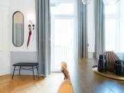 Bright air conditioned flat near to the Austrian...