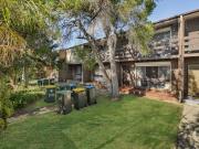 Bright & Airy 2 Bed Townhouse In Prime East Side Location