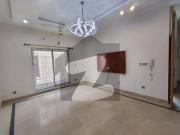 Bright, Airy & Immaculately Clean 1 Kanal Upper Portion...