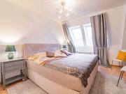 Bright and airy apartment in the heart of City West...