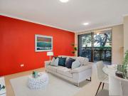 Bright And Airy One bedroom Apartment with Parking