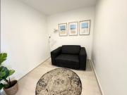 Bright and Central 1 & 1/2 BRM Apt in ST KILDA FURNISHED...