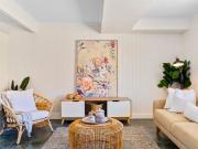 BRIGHT AND CHARMING PREMIER CLAYFIELD LOCATION