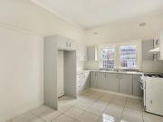 Bright and Spacious Art Deco Style Apartment with...