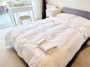 Bright and spacious flat in riverside