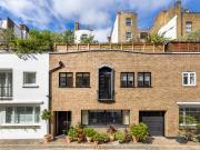 Bright and Spacious Four Bedroom Home with Roof Terrace