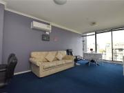 Bright and Spacious One Bedroom on Wells Street!