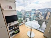 Bright Angel Canal View Flat Has an Apartment