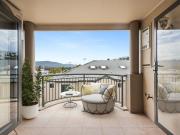 Bright apartment in peaceful complex