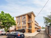 Bright apartment in prime Inner City location