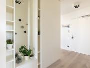 Bright apartment with lake view and big terrace in a...