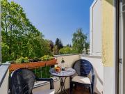 Bright apartment with sunny balcony in Berlin...