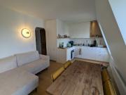 Bright apartment with view of the Sacré Cœur 1 separate...