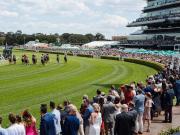 BRIGHT ART DECO FIRST FLOOR APARTMENT!