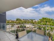 Bright, Breezy & Perfectly Positioned in Varsity Lakes