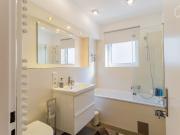 Bright, Calm Apartment with Balcony 6m² close to...