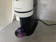 Bright, Centrally Located Apartment in a Quiet Area –...