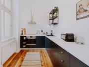 Bright, charming apartment for couples with a...