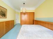 Bright, classy 5 room apartment in a historic building...