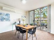 Bright & Convenient apartment in the centre of Westmead