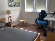 Bright, Cosy and Well Connected Apt in the Middle of...