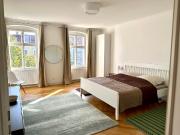 Bright & cozy apartment with sunny balcony Berlin... Bright & cozy apartment with sunny balcony Berlin...