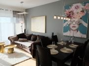 Bright & cute loft great view!