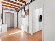 Bright double bedroom close to Barcelona Maritime Museum