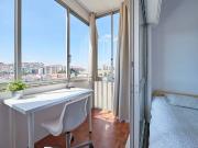 Bright double bedroom in Alto dos Moinhos close Room 4