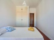 Bright double bedroom in Saldanha Room 5