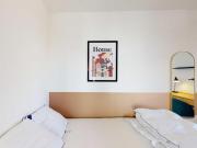 Bright double bedroom very close to Plage du Lac